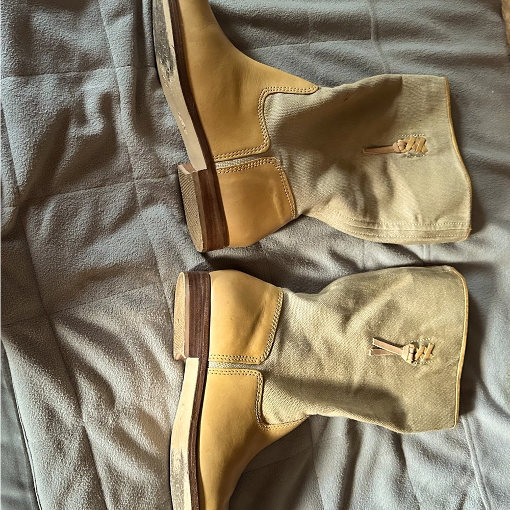 Coachella light boots 11 inches tall 8.5M tan color leather upper and sole